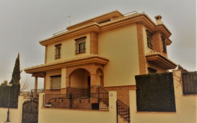 Chalet en zona residencial en Monachil con Cájar. 370.000€